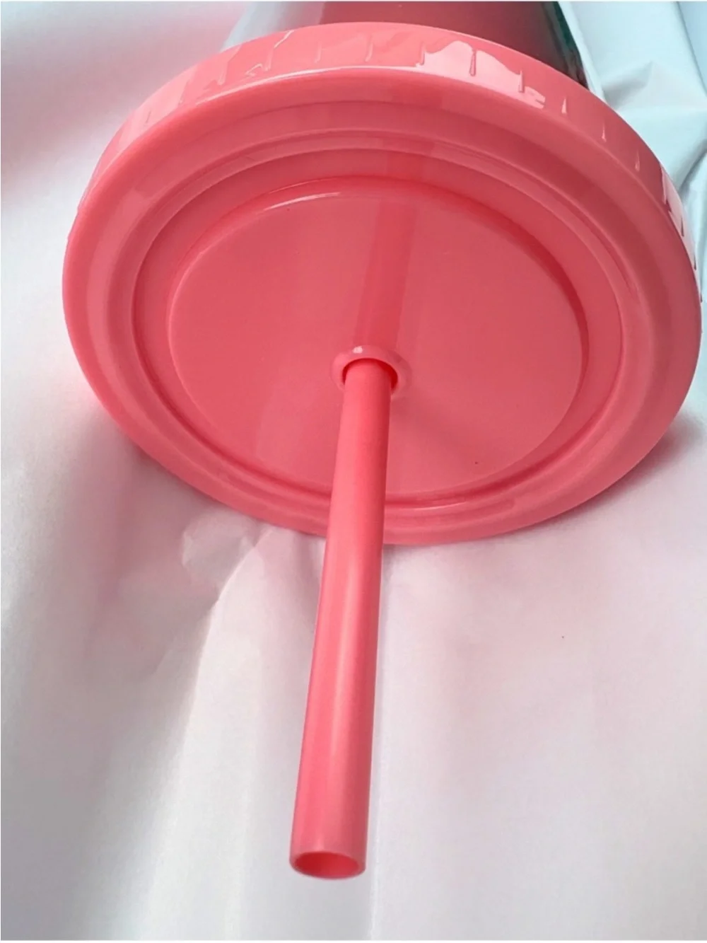 Viral 'MOM' Retro Chenille Patch Decorative Tumbler with Straw